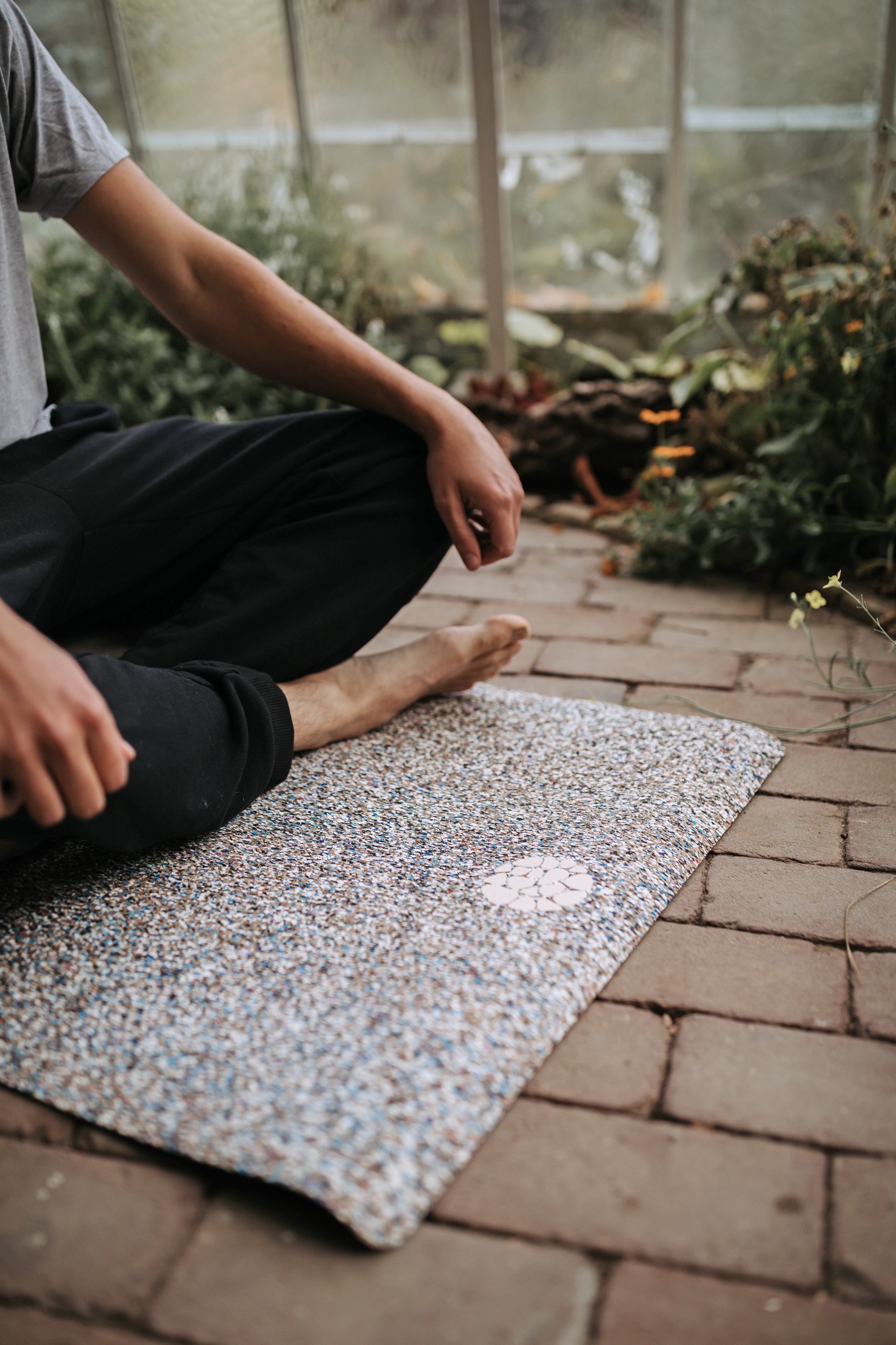 Two yoga blocks made of recycled rubber & cork > Pierre Sports