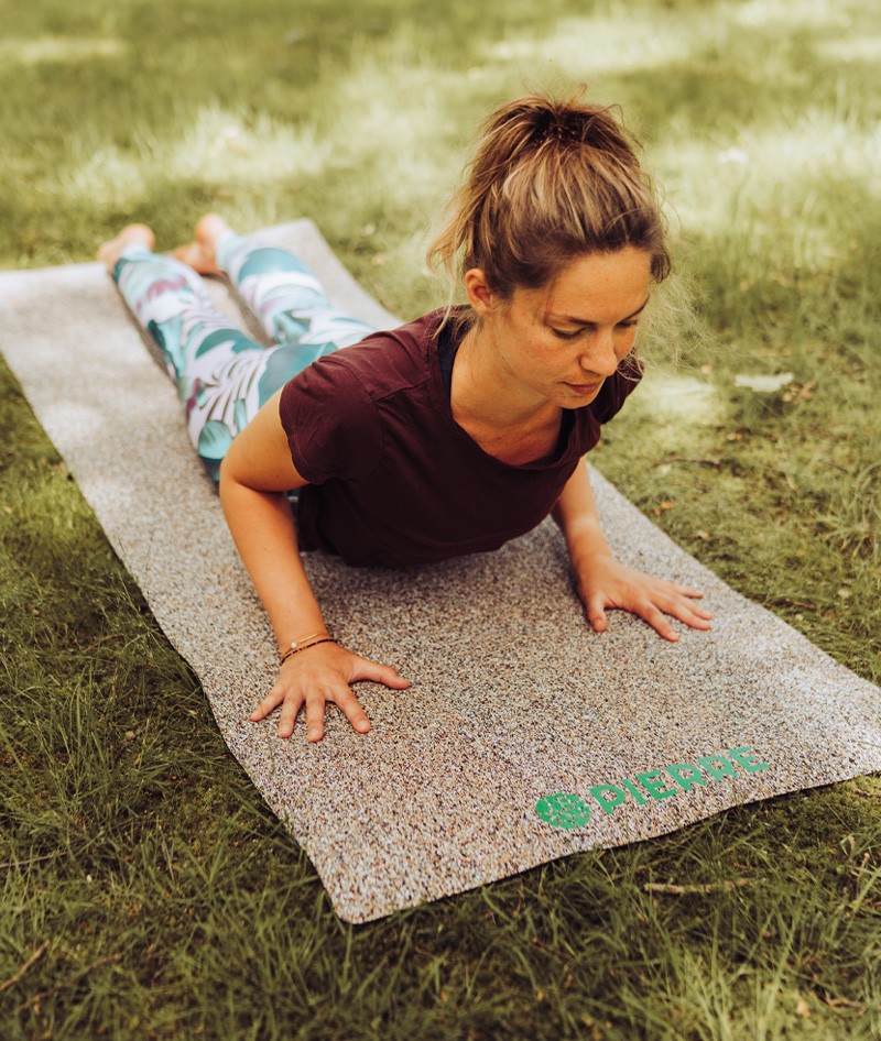 Couverture de yoga en vert forêt - coton recyclé > Pierre Sports